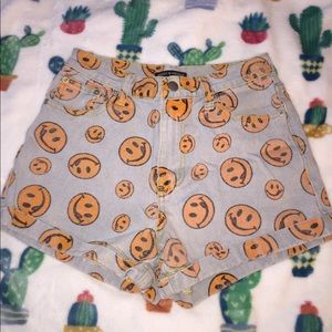 smiley face shorts 😋